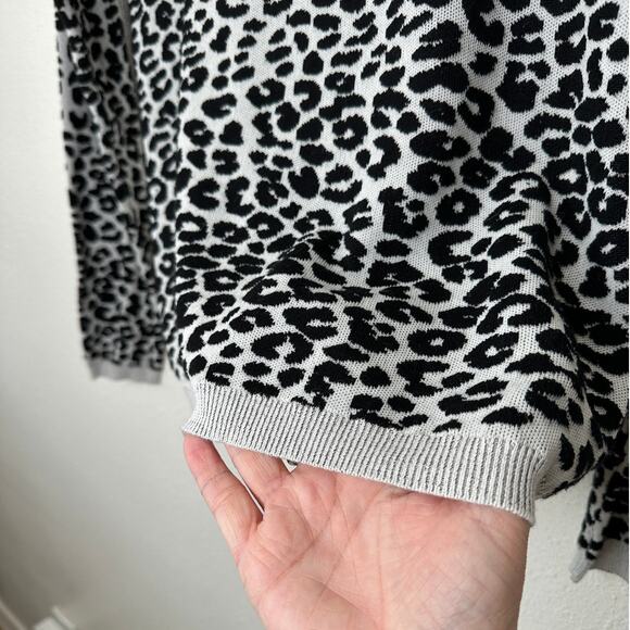 Express Black & Light Gray Leopard Print Boat neck Long Sleeve Thin Sweater M - Picture 4 of 11